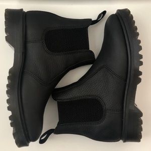 Dr Martens chelsea boots
